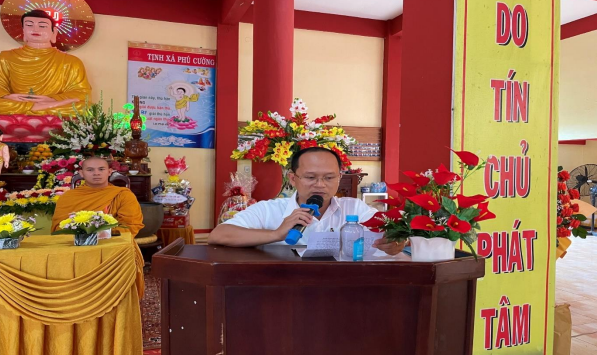 Ông Võ Phi Sơn Vũ-Chủ tịch UBND xã IaPal phát biểu trong Chương trình đại lễ Phật đản
